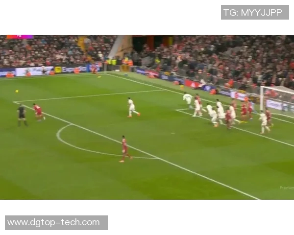 足球明星吐槽赛场趣事与生活烦恼的独家采访揭秘